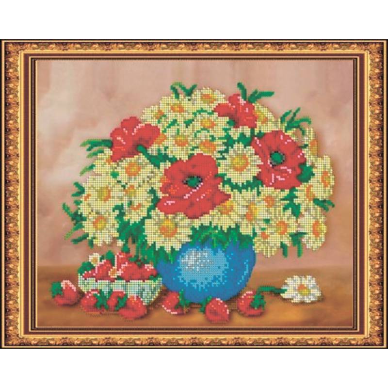 'Весенний букет с клубникой' 30x24см набор на атласе для вышивания чешским бисером 'Вышивочка' в коробке ВЛ-003