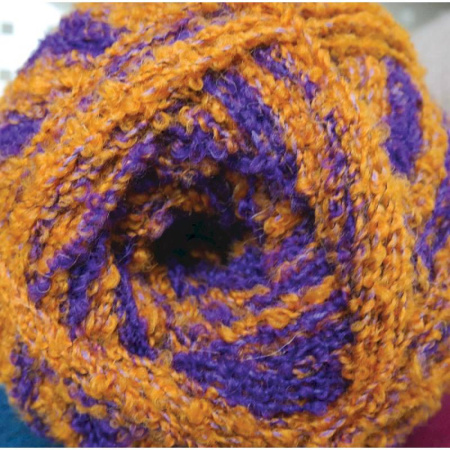 Супер фантазийная. Цвет 1028-фиолето-рыжий меланж. 1х360 г